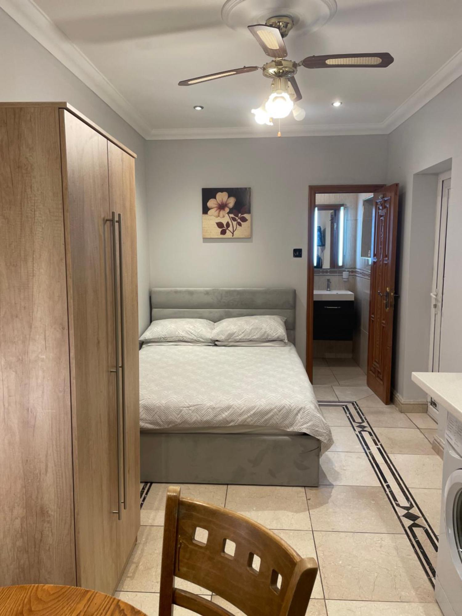 North London Studio Apartment Exterior foto